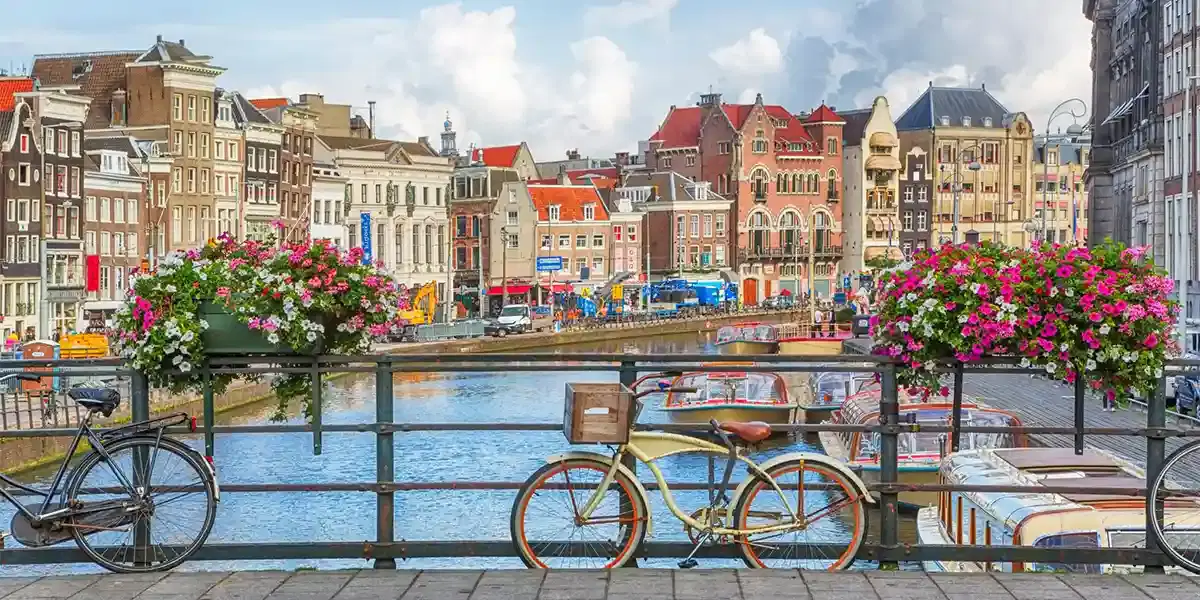 Amsterdam City Escape: Canals, Culture & Dutch Charm