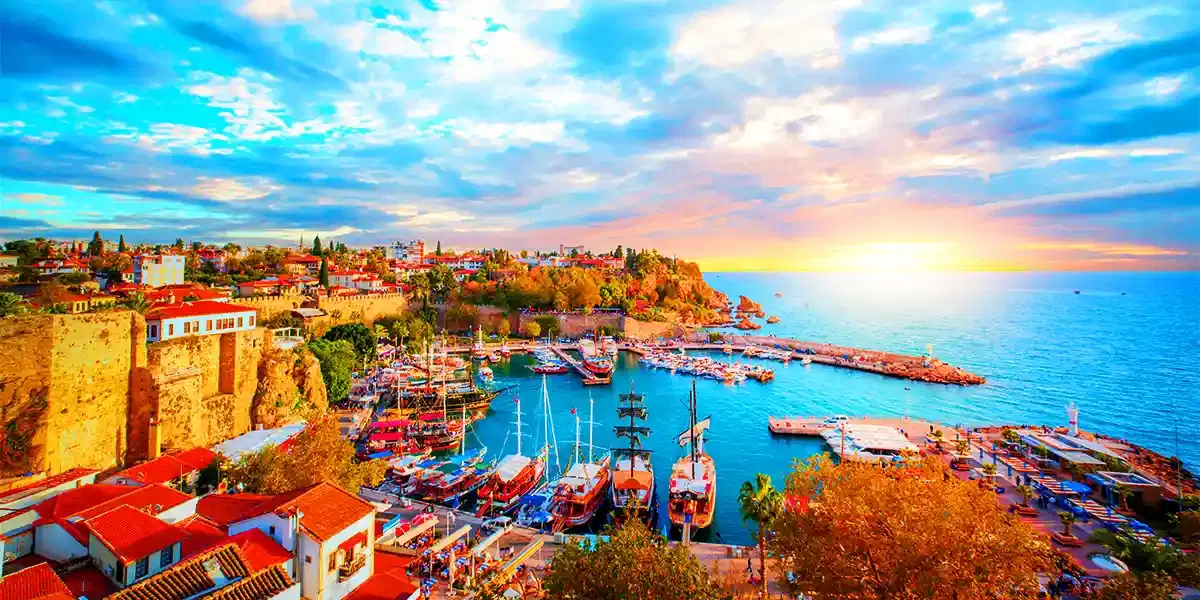 Antalya Coastal Retreat: Mediterranean Views & Relaxation
