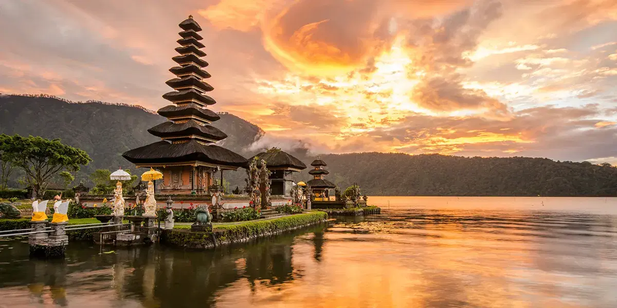 5* Bali Holiday: Beachfront Stay, Breakfast & Return Flights