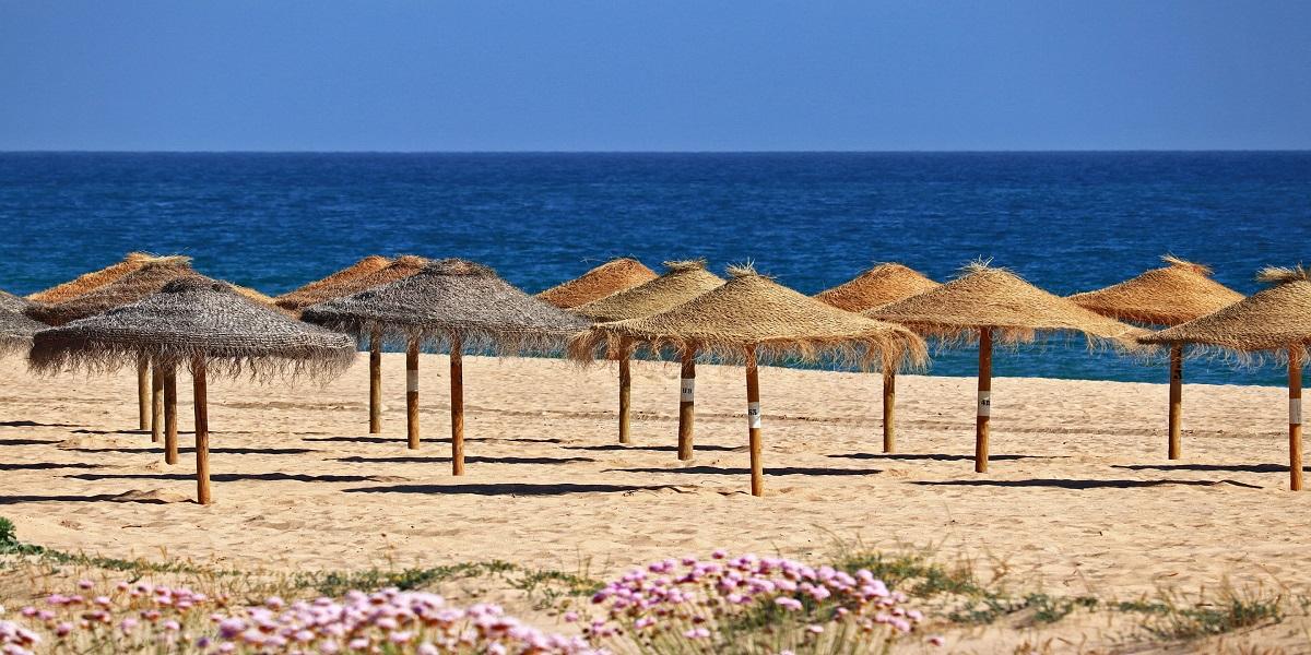 Escape to the Algarve: Clifftop Views & Ocean Blues