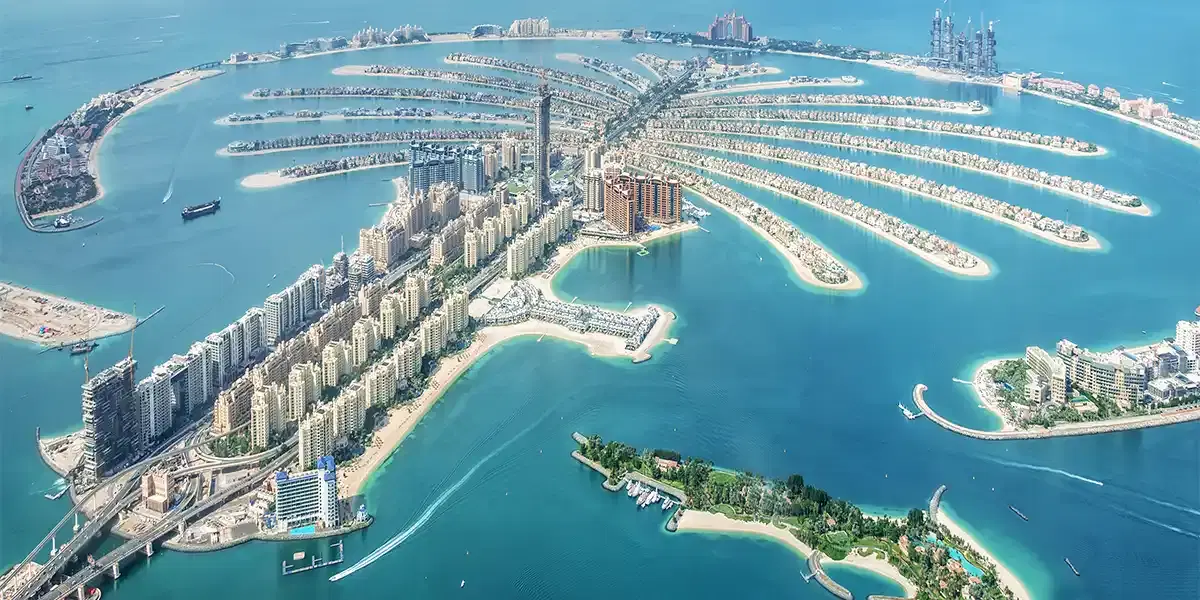 4* Dubai: Radisson Beach Resort, Breakfast & Flights