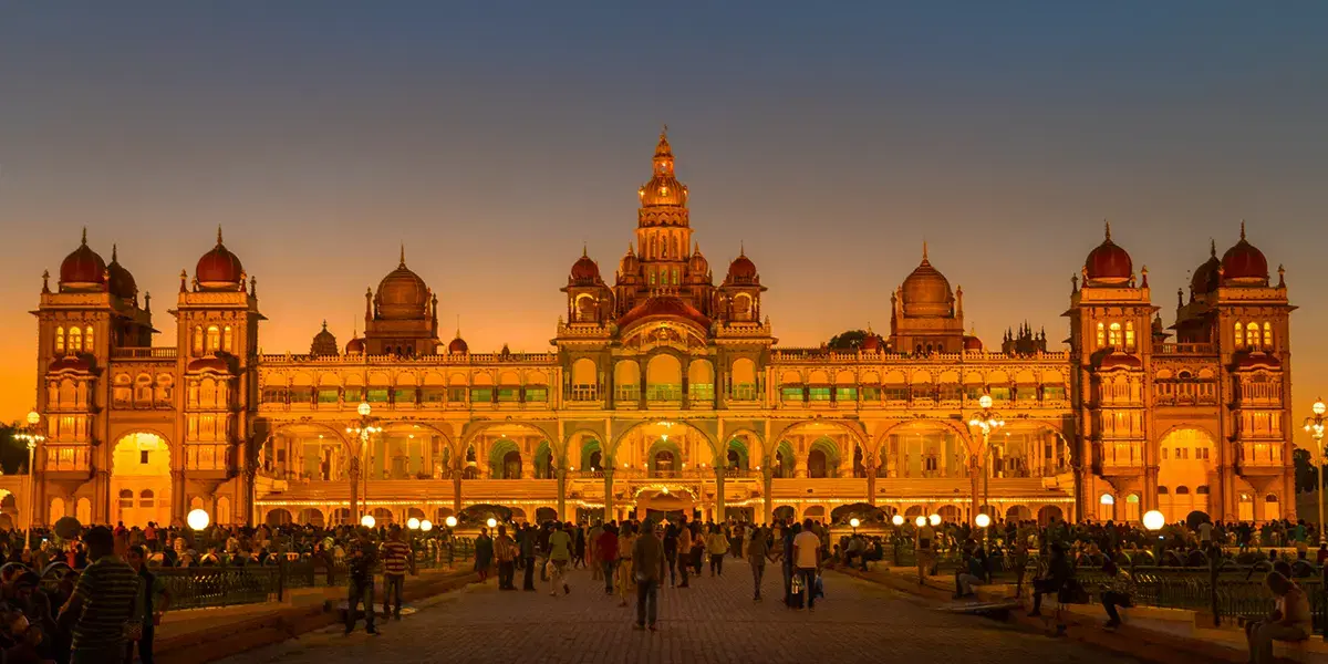 Ancient Wonders to Tropical Bliss: Perfect Indian Getaway
