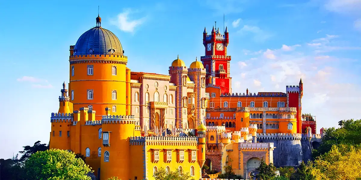 Deluxe Lisbon & Madeira: Historic Streets & Island Scenery