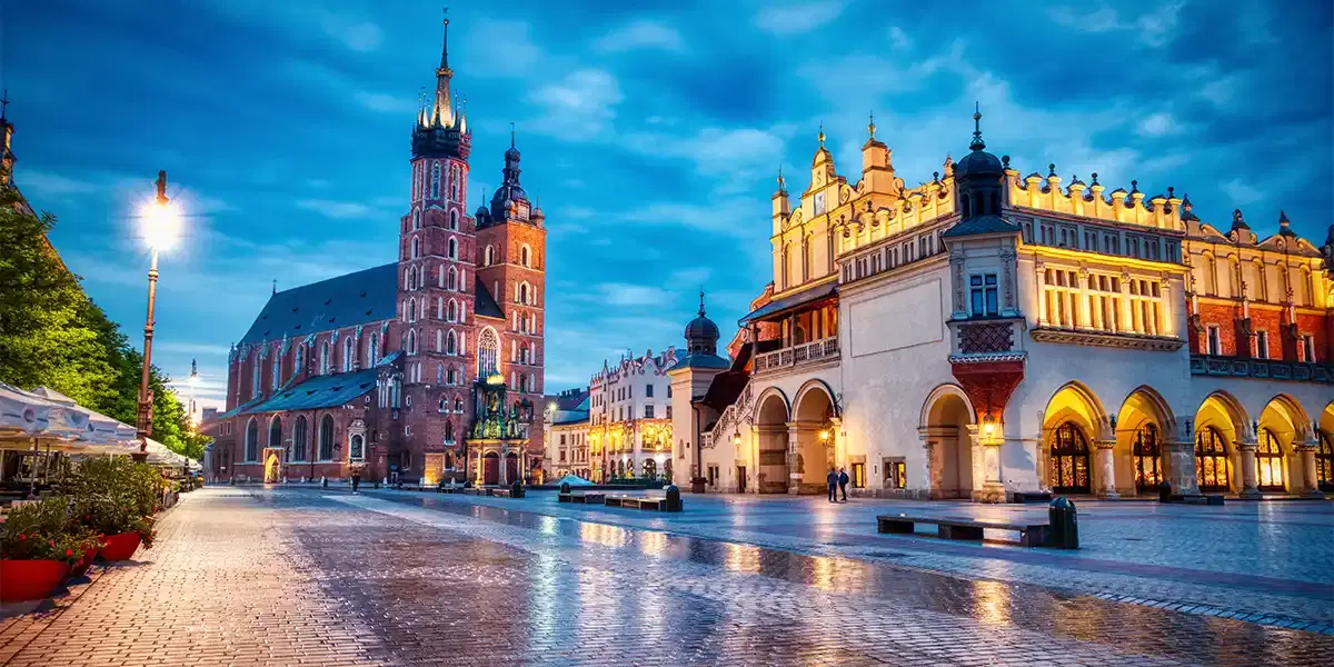 Discover Krakow: Flights, Breakfast & Auschwitz Guided Tour