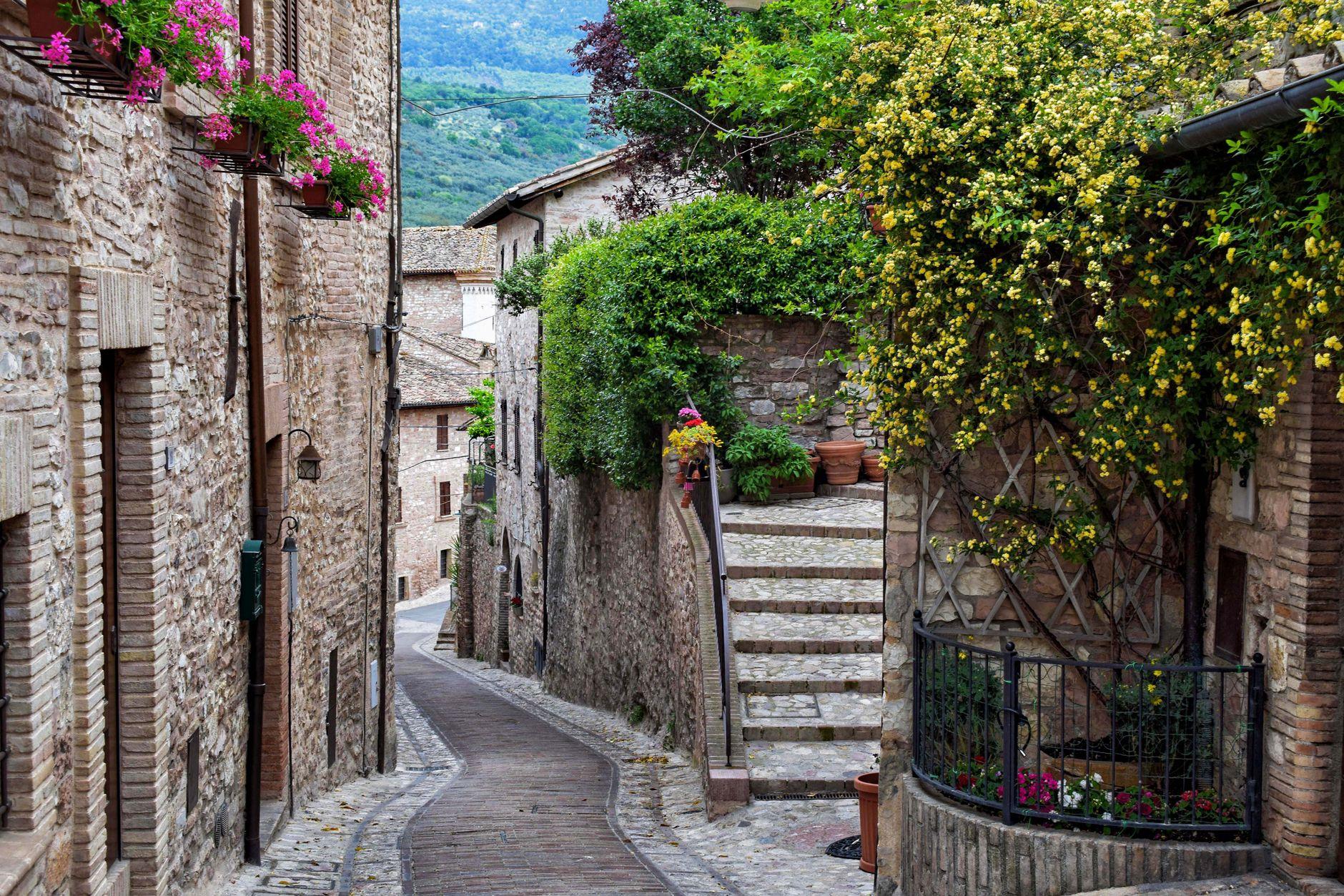 Last Minute Holidays to Italy in April — Italy